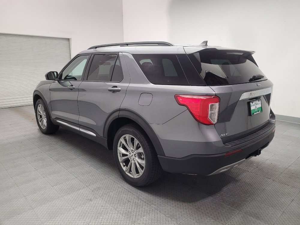 Used 2022 Ford Explorer XLT w/ Equipment Group 202A AWD/4WD image 5