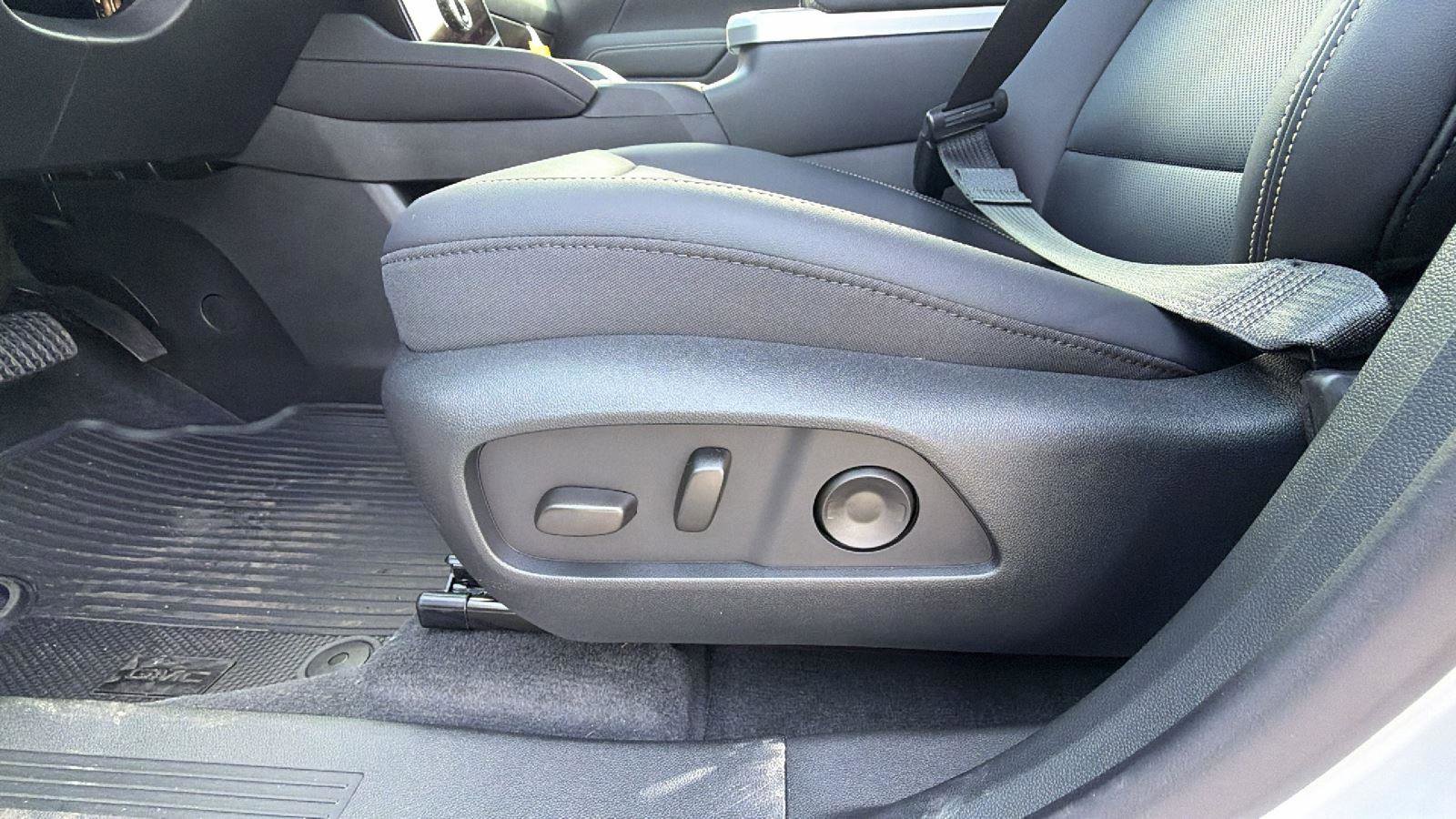 New 2026 GMC Terrain Elevation w/ Elevation Premium Package AWD/4WD image 16