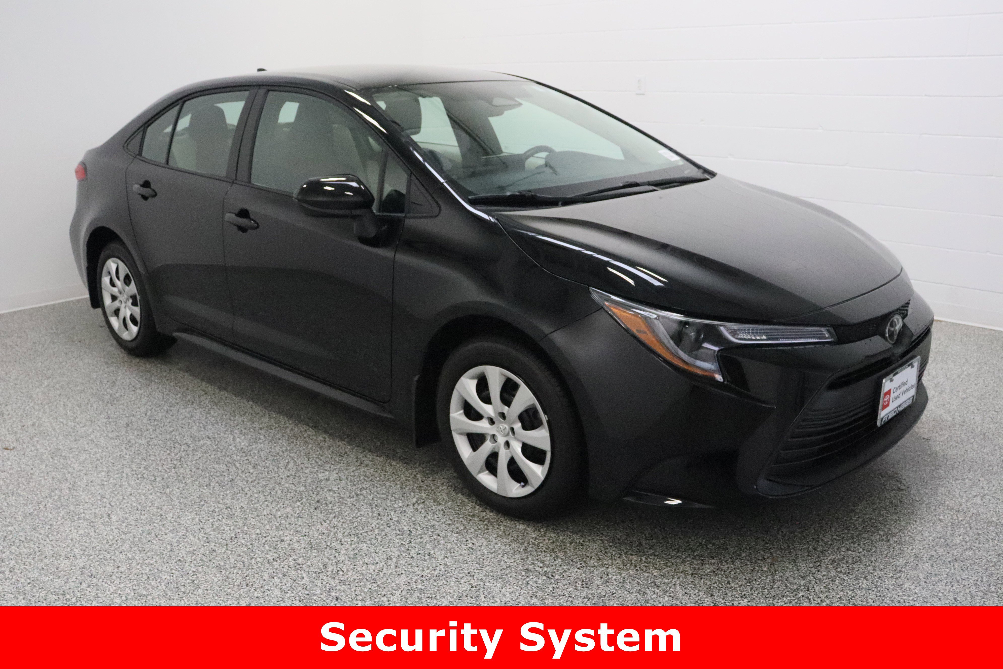 Used 2026 Toyota Corolla LE image 4