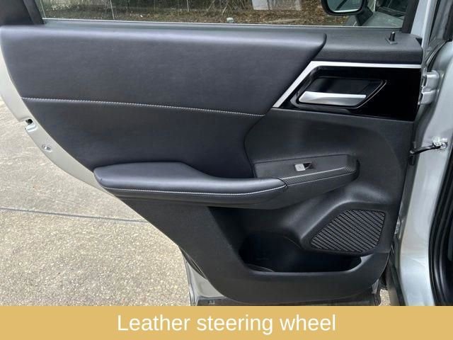 Used 2024 Mitsubishi Outlander SE image 17