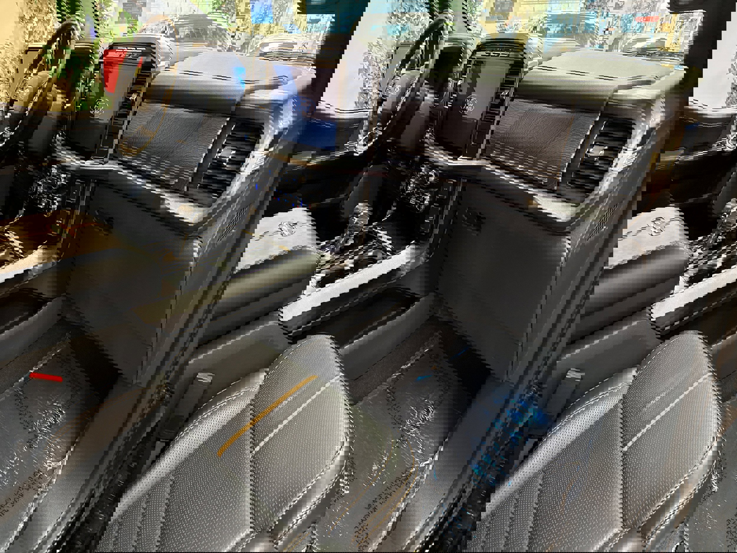 Used 2023 Ford F150 Platinum image 18