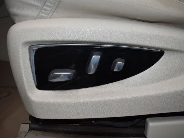 Used 2015 Cadillac Escalade ESV Luxury image 15