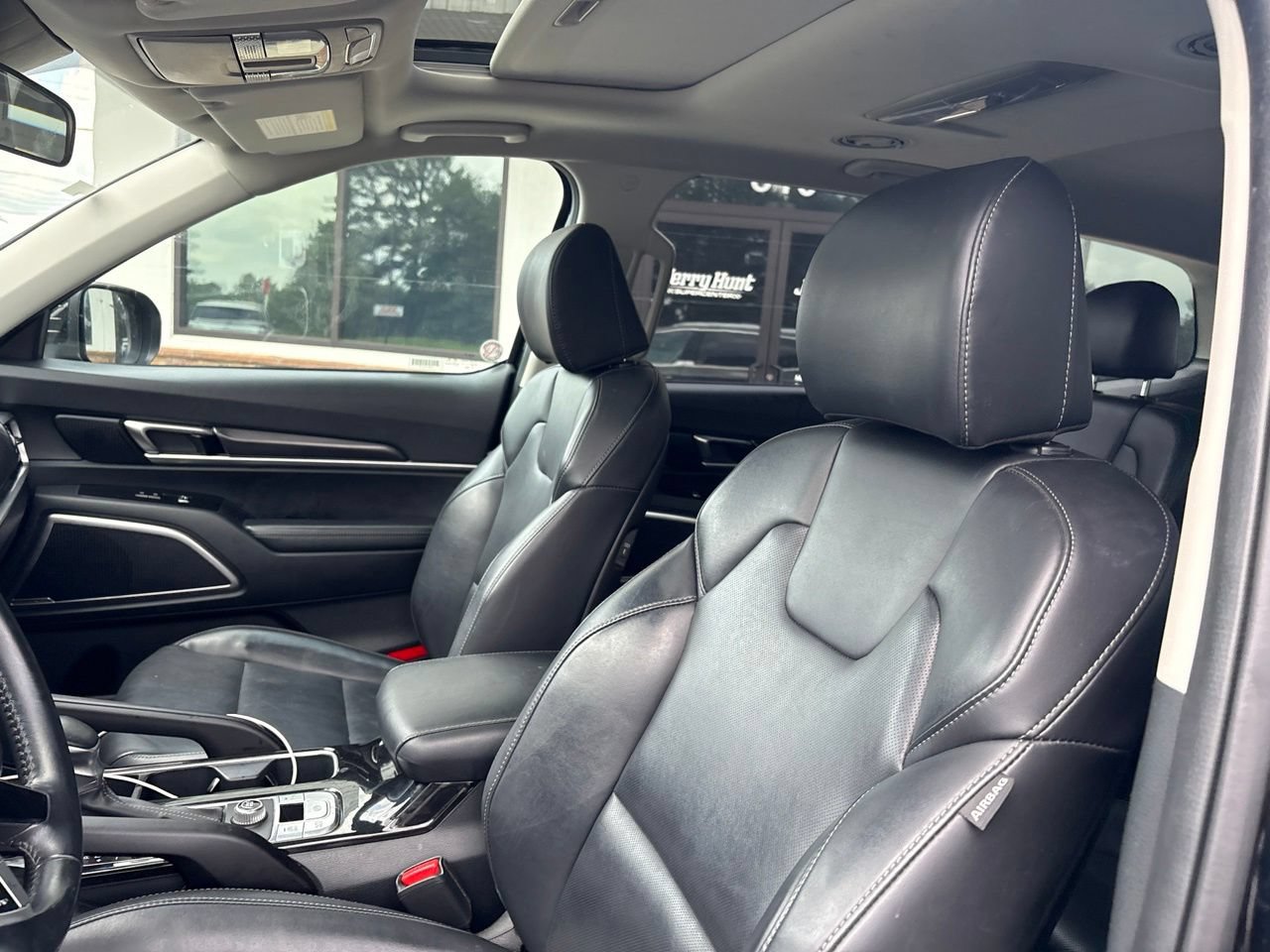 Used 2025 Kia Telluride S FWD image 3