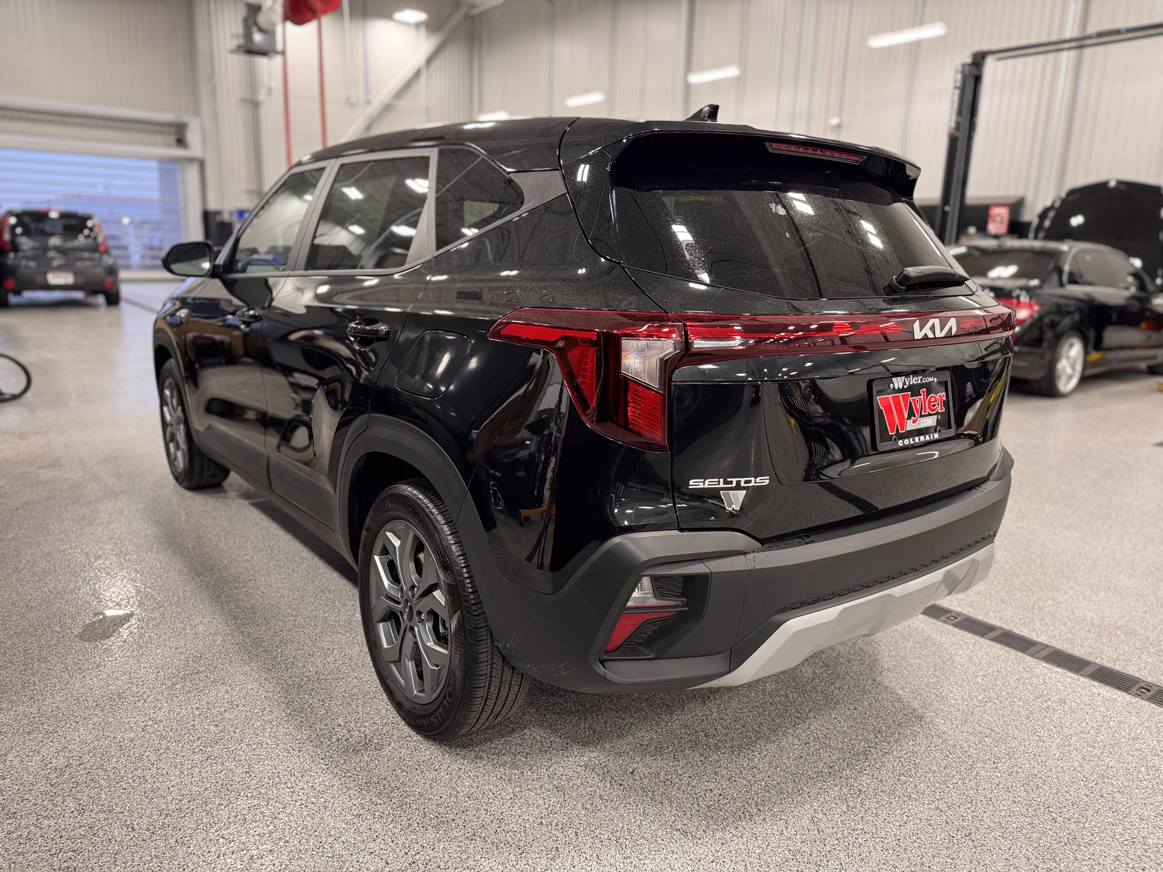 Certified 2025 Kia Seltos LX image 30