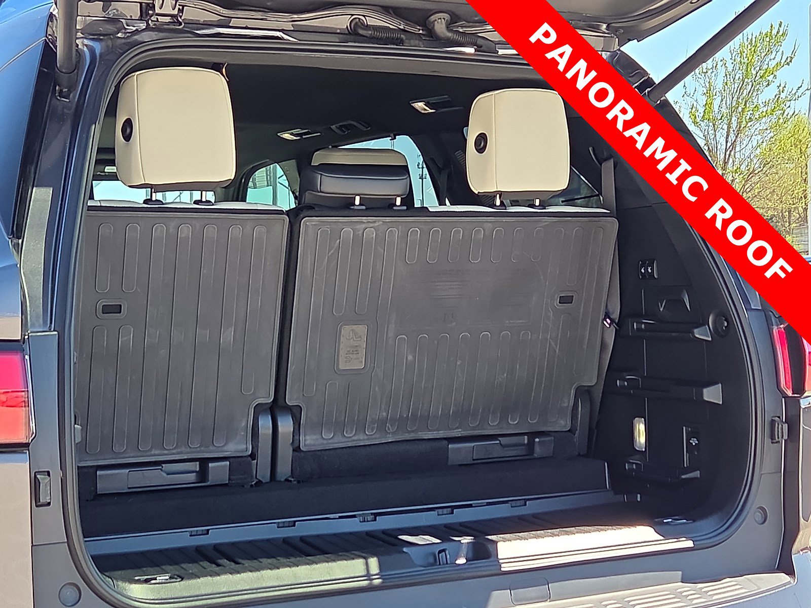 Used 2024 Toyota Sequoia Capstone AWD/4WD image 9