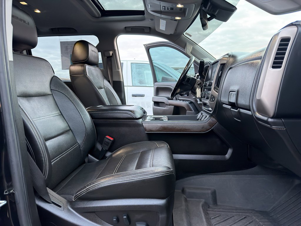 Used 2019 GMC Sierra 3500 Denali w/ Duramax Plus Package AWD/4WD image 21