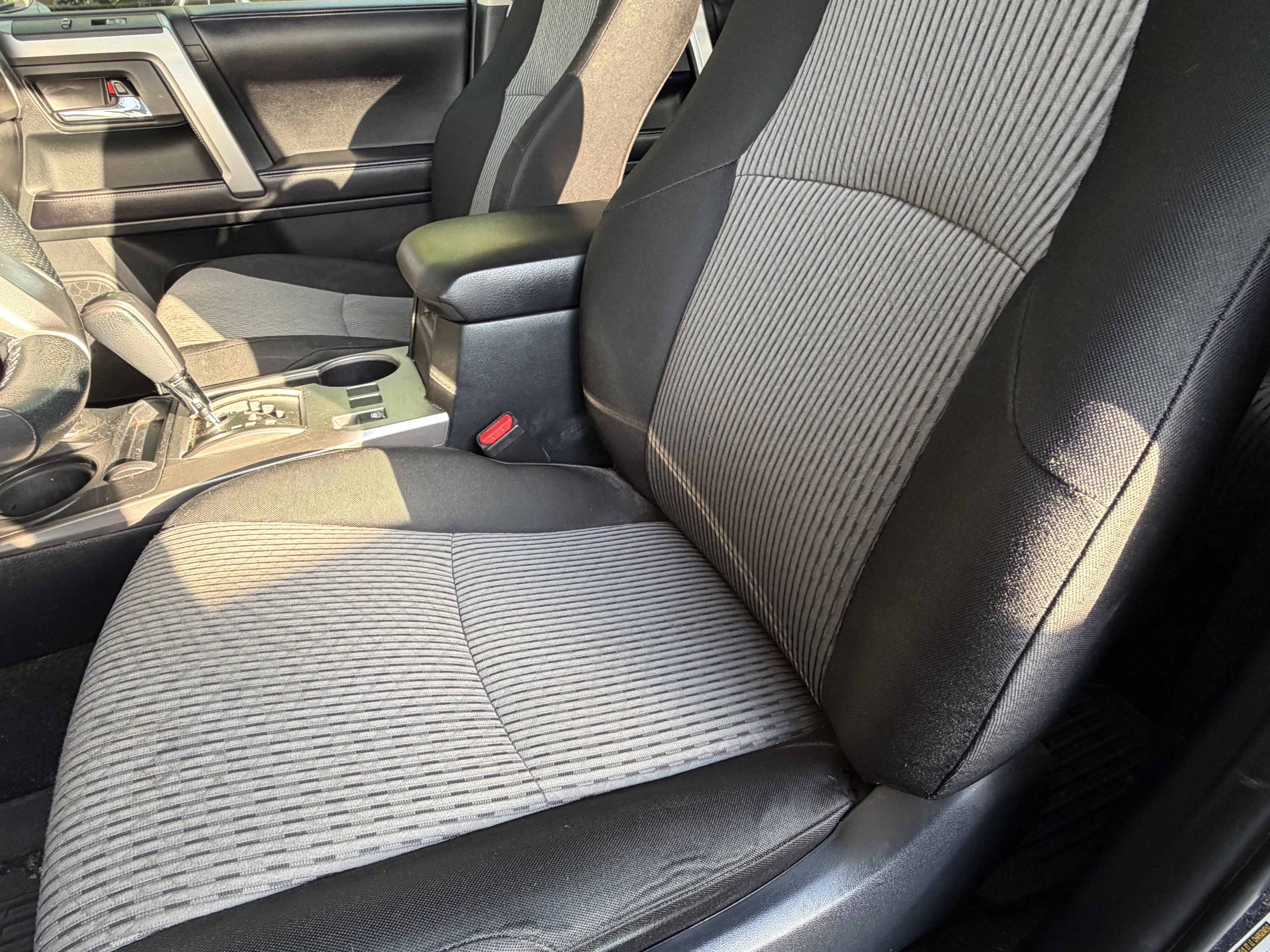 Used 2016 Toyota 4Runner SR5 AWD/4WD image 17