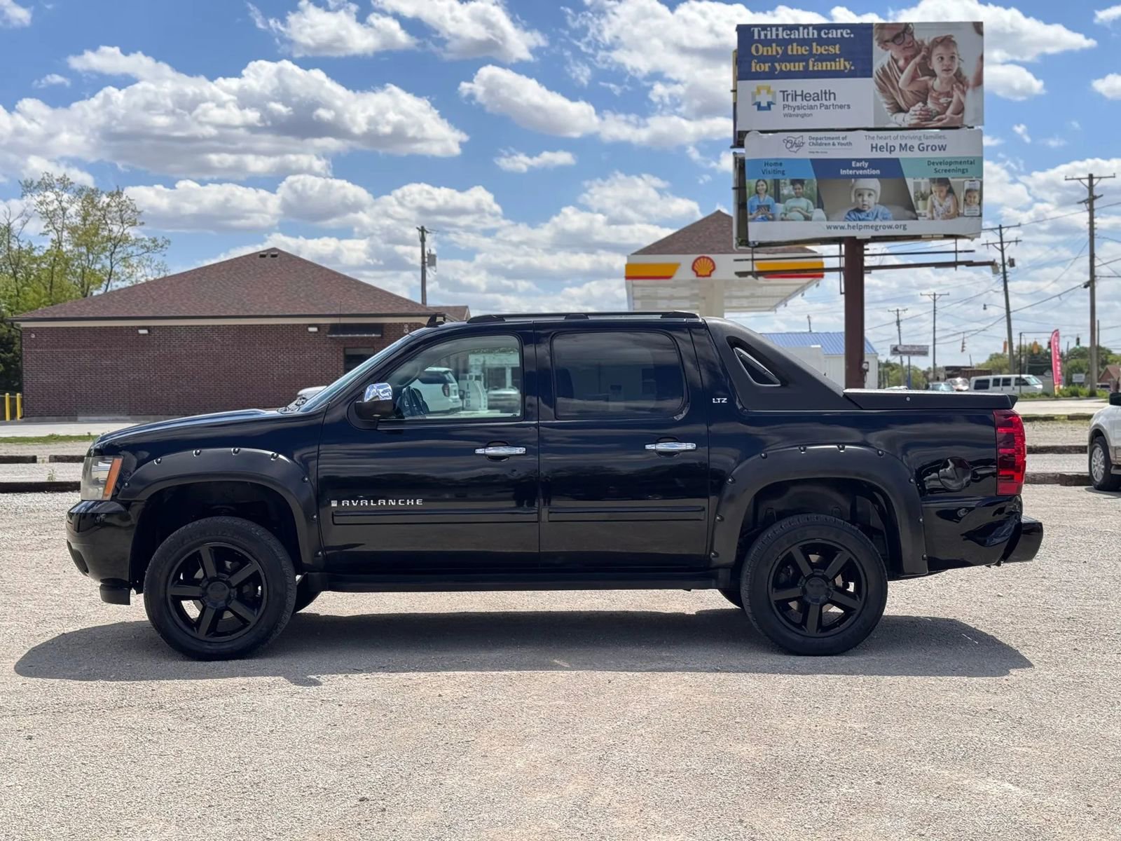 Used 2007 Chevrolet Avalanche LTZ w/ LTZ Preferred Equipment Group AWD/4WD image 10