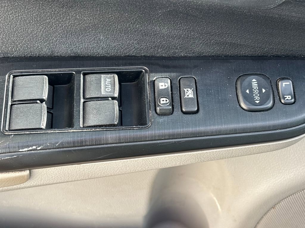 Used 2014 Toyota Camry LE image 7