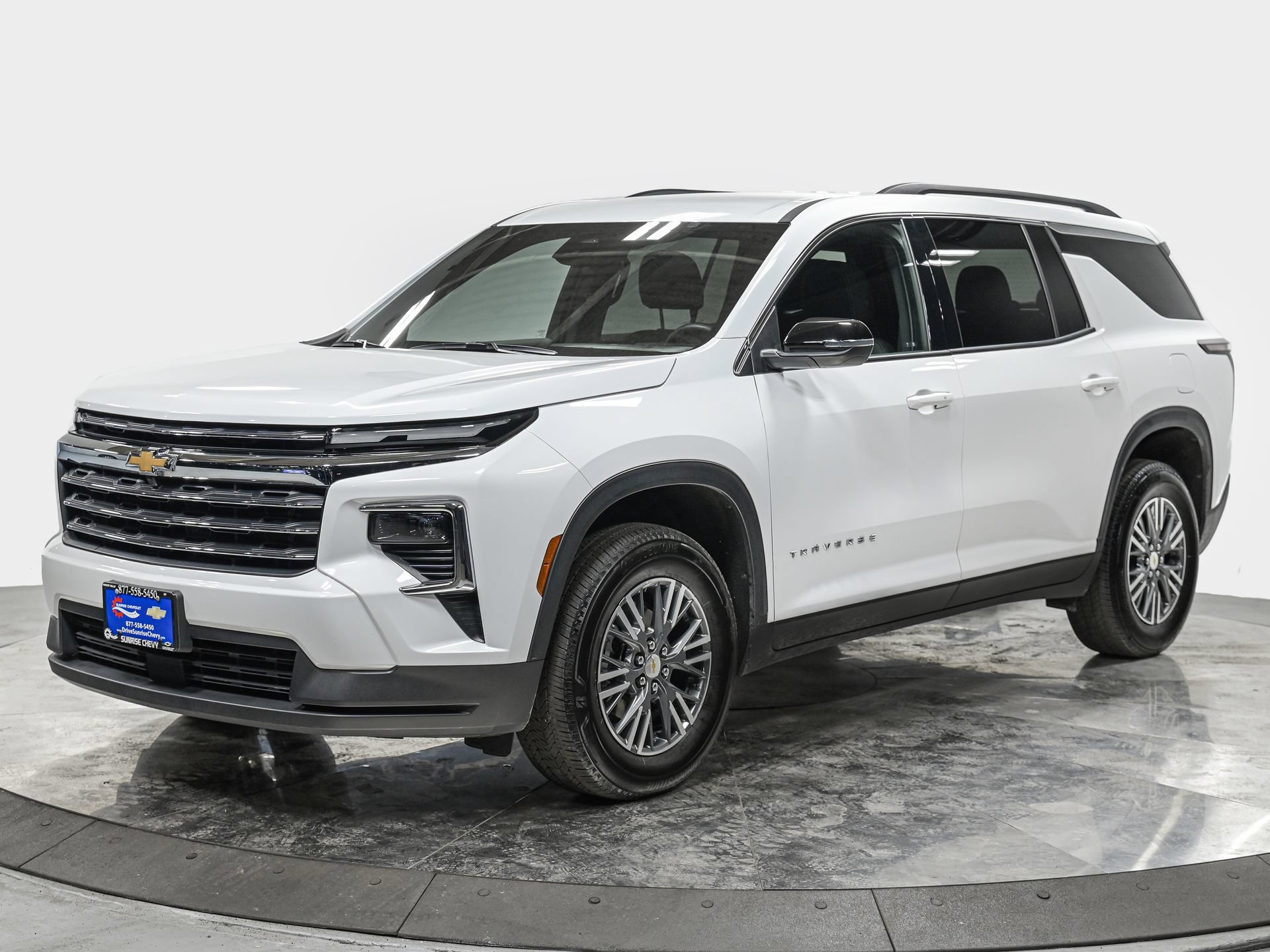 Used 2025 Chevrolet Traverse LT