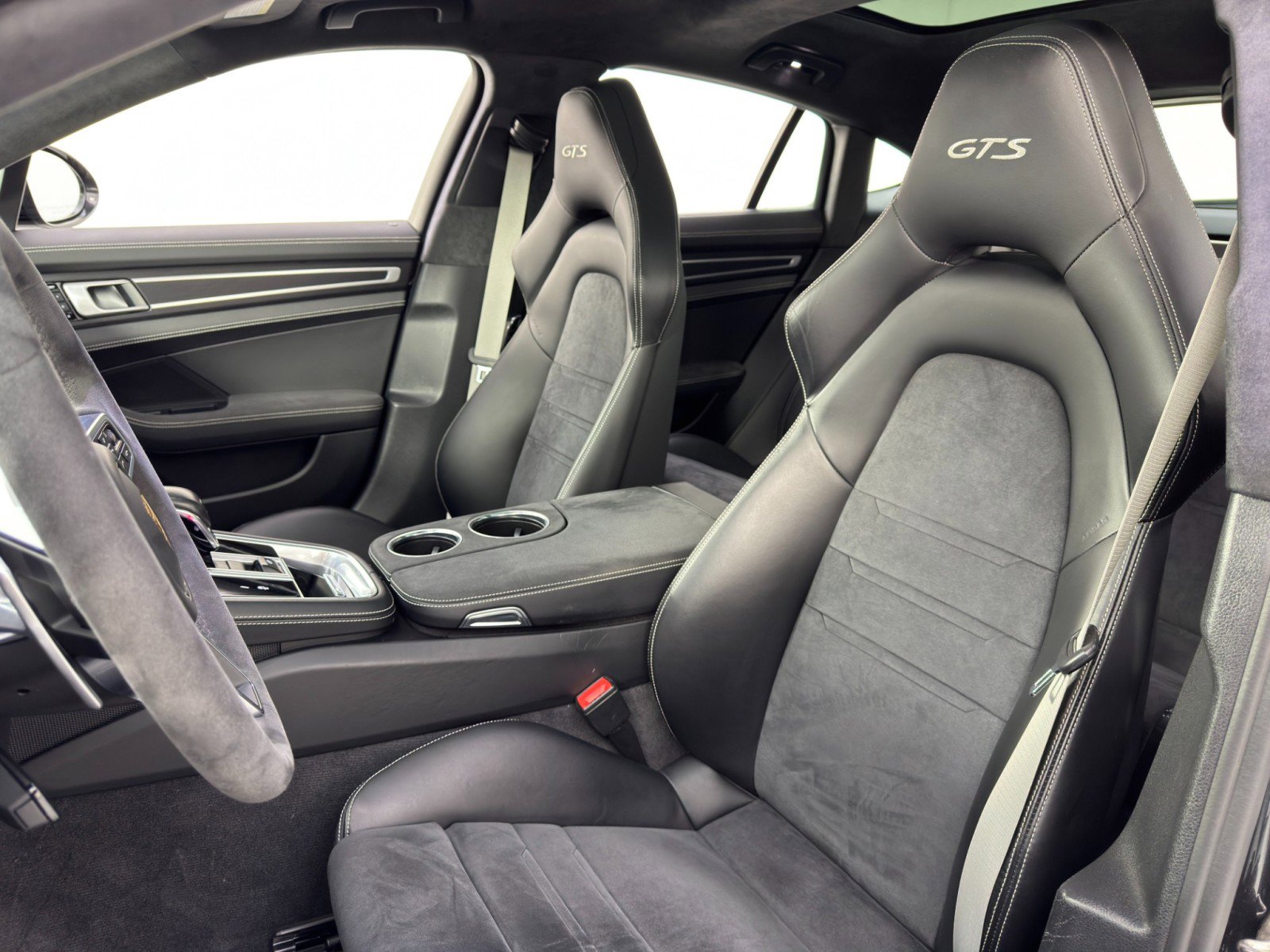 Used 2019 Porsche Panamera GTS image 41