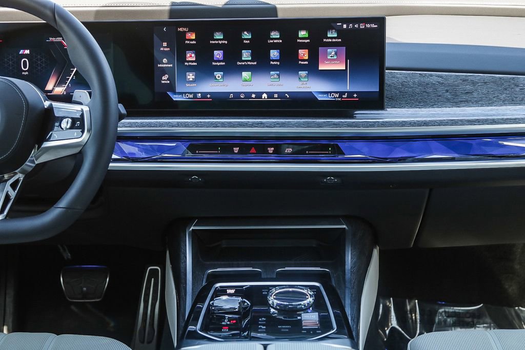 Used 2025 BMW 760i xDrive image 13