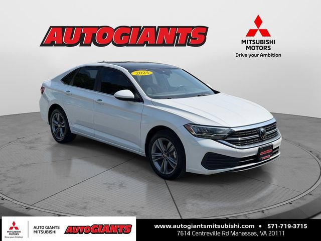 Used 2024 Volkswagen Jetta SE w/ Panoramic Sunroof Package