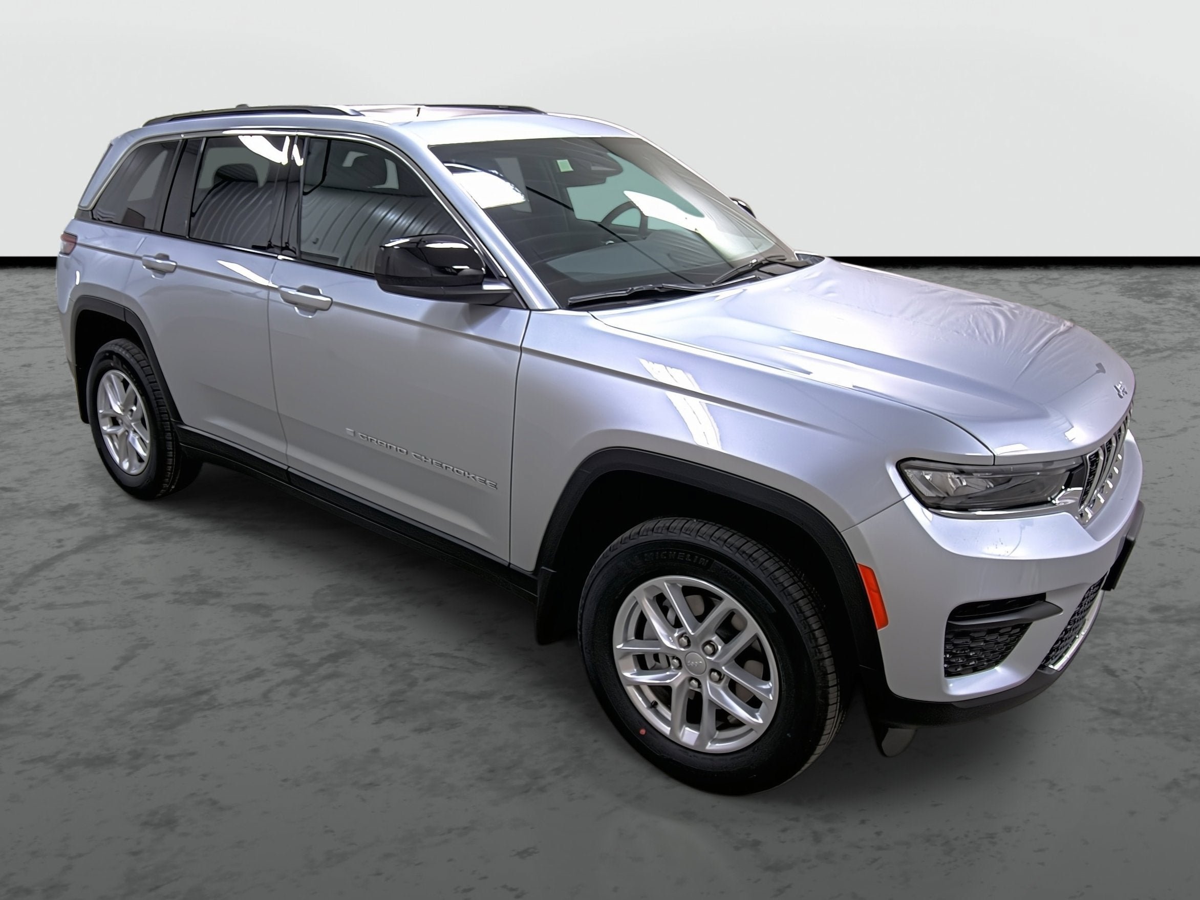 New 2026 Jeep Grand Cherokee Laredo X AWD/4WD image 5
