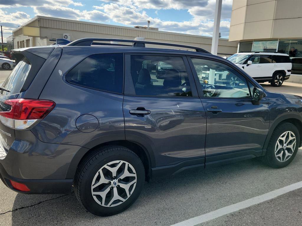 Used 2021 Subaru Forester Premium AWD/4WD image 4