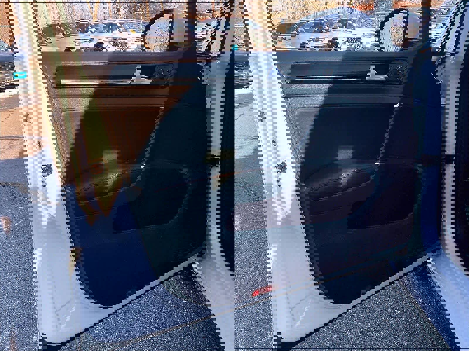 Used 2017 Volkswagen GTI SE image 8