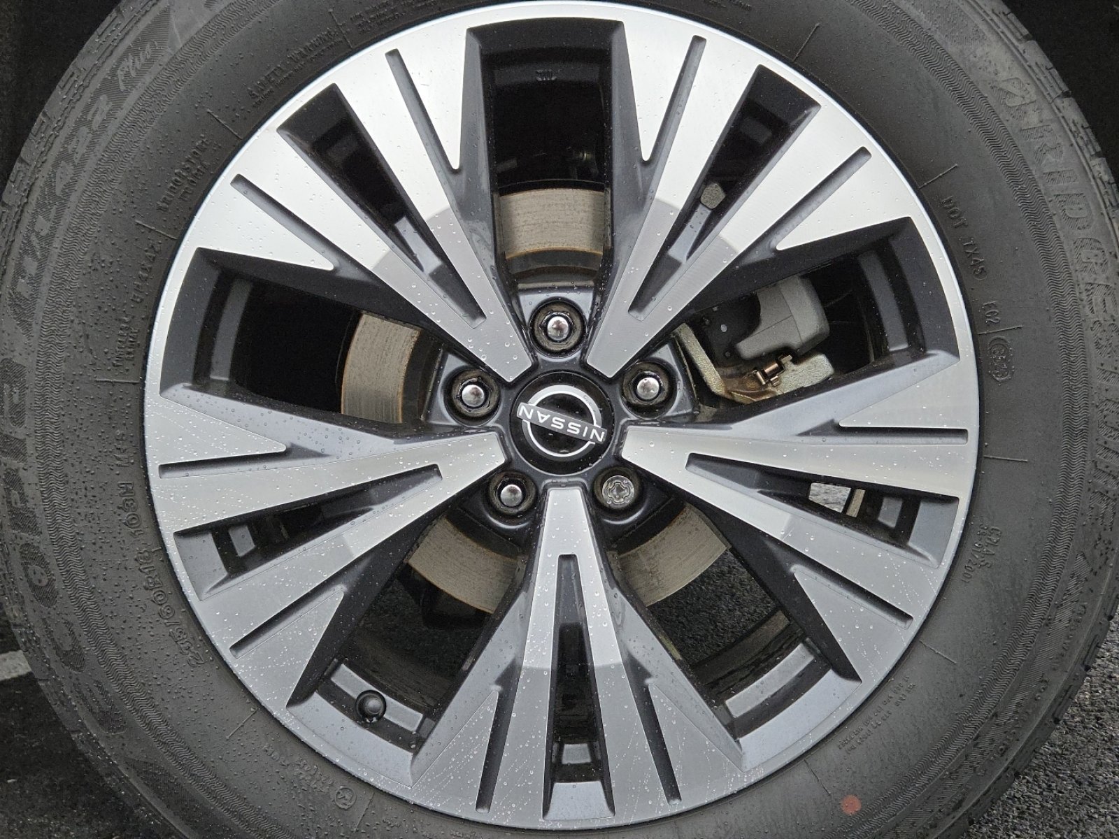 Used 2023 Nissan Rogue SV AWD/4WD image 10