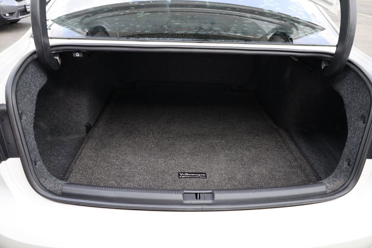 Used 2014 Volkswagen Passat 1.8T S FWD image 12