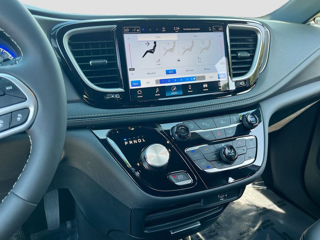 Used 2026 Chrysler Pacifica Select FWD image 15
