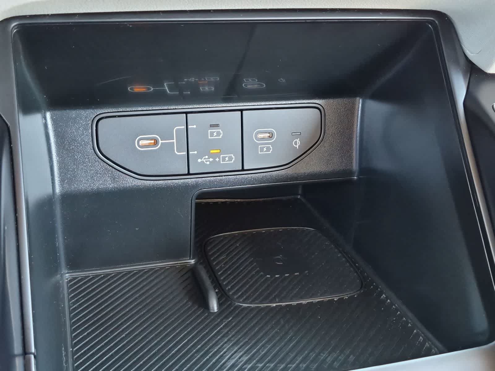 Used 2024 Kia Sorento S FWD image 32