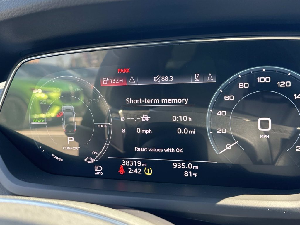 Used 2022 Audi e-tron GT Premium Plus w/ Performance Package AWD/4WD image 30