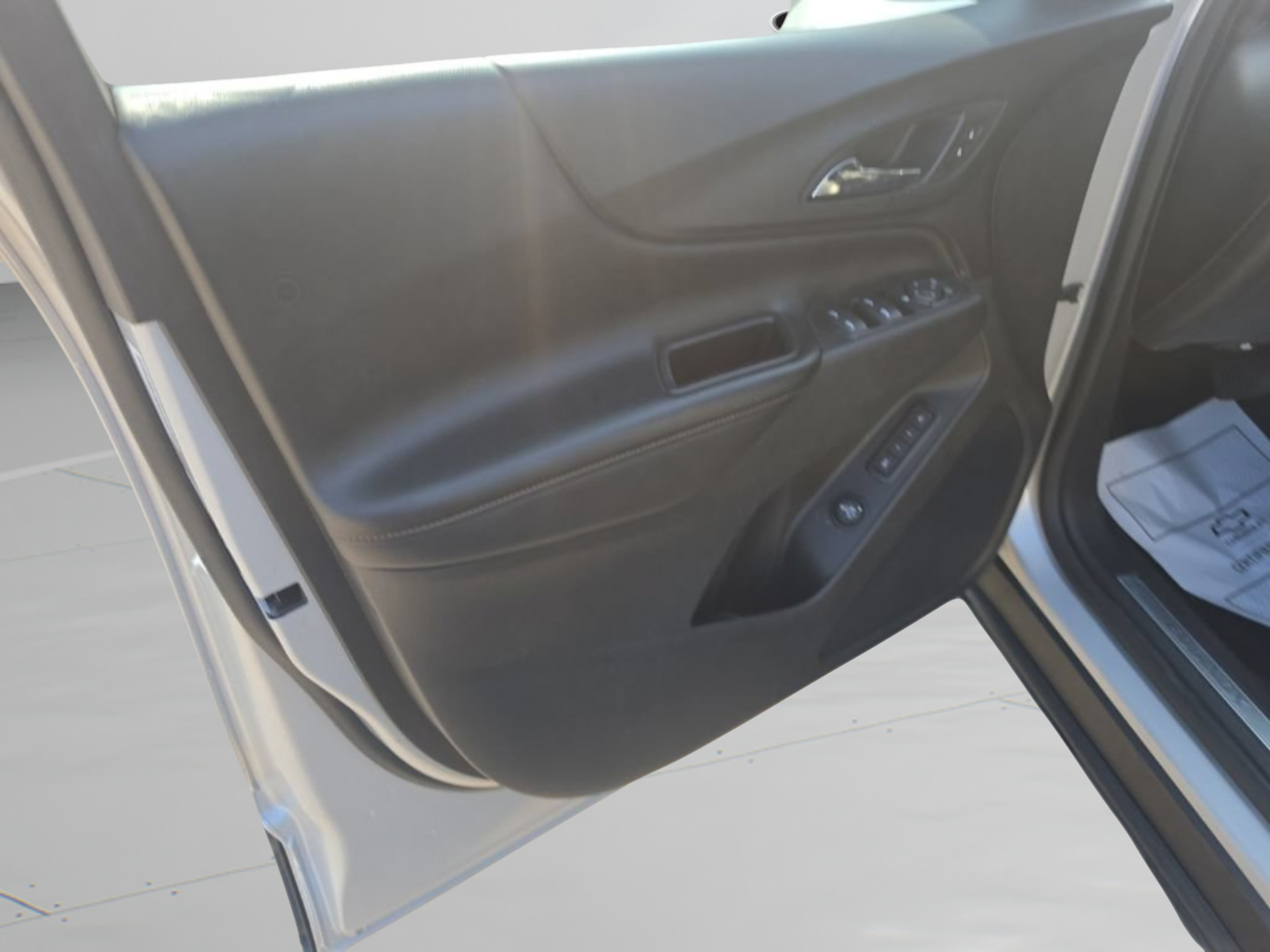Used 2019 Chevrolet Equinox Premier FWD image 13
