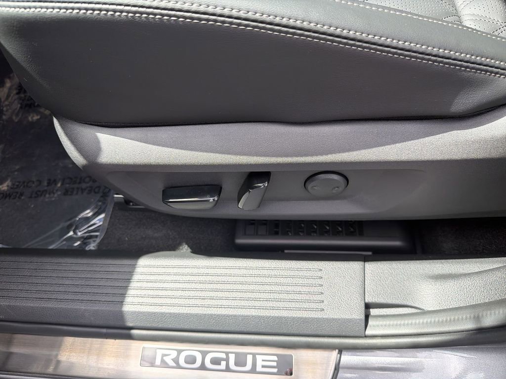 New 2026 Nissan Rogue Platinum AWD/4WD image 21