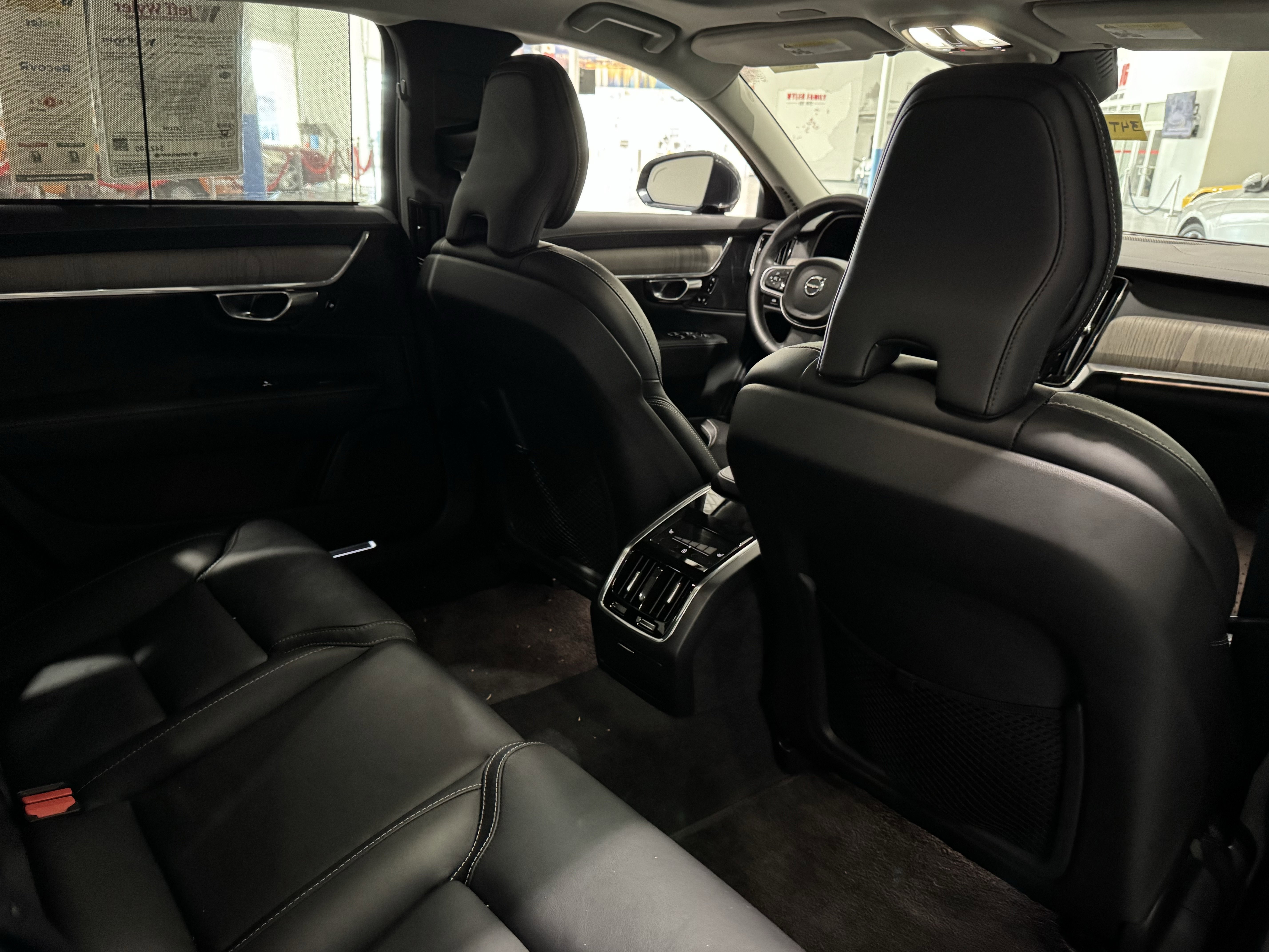 Used 2023 Volvo S90 B6 Ultimate w/ Protection Package Premier image 48