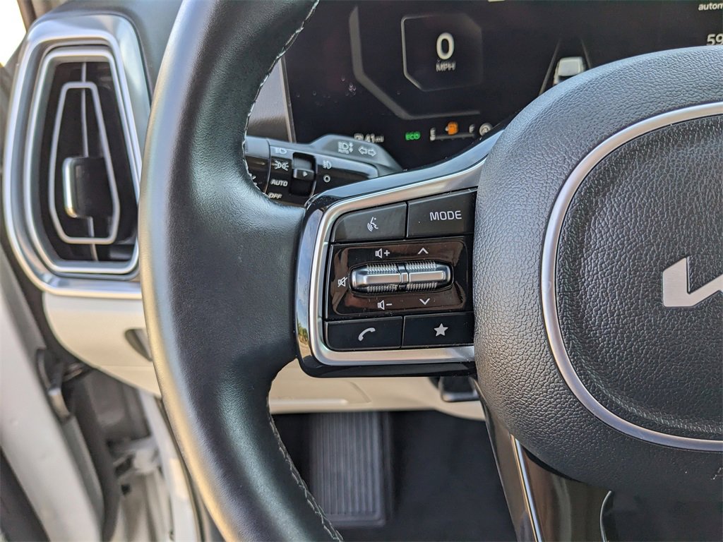 Certified 2025 Kia Sorento SX image 34