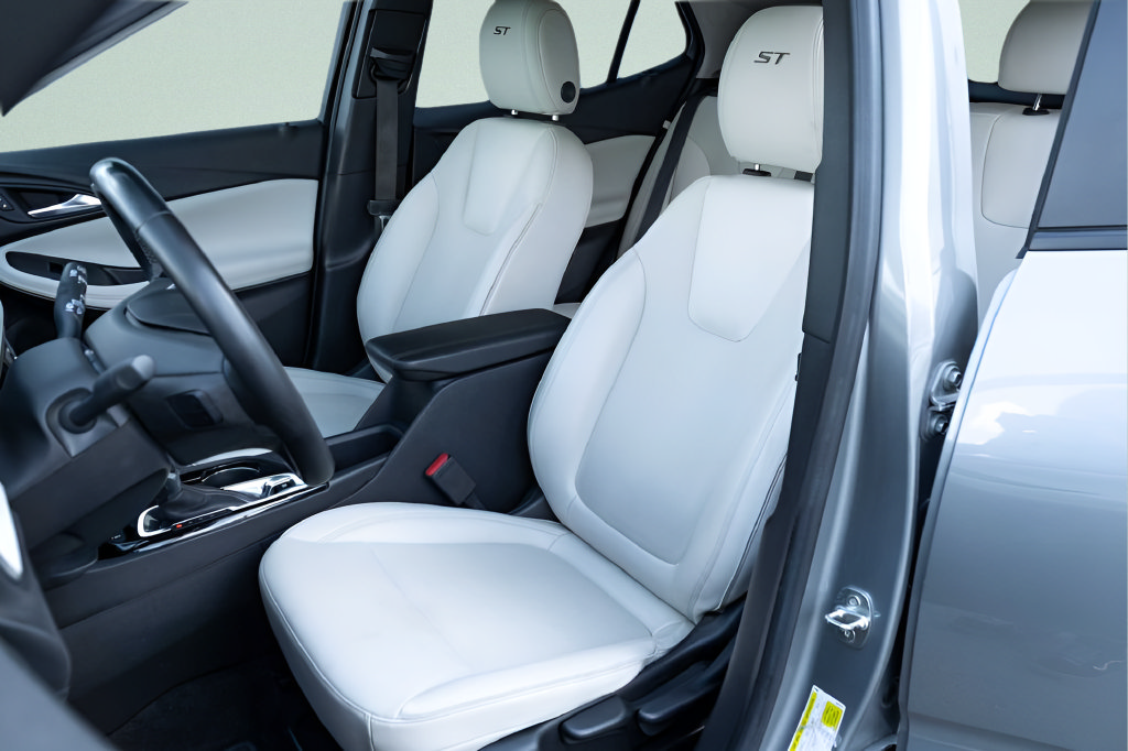 Used 2024 Buick Encore GX Sport Touring FWD image 16
