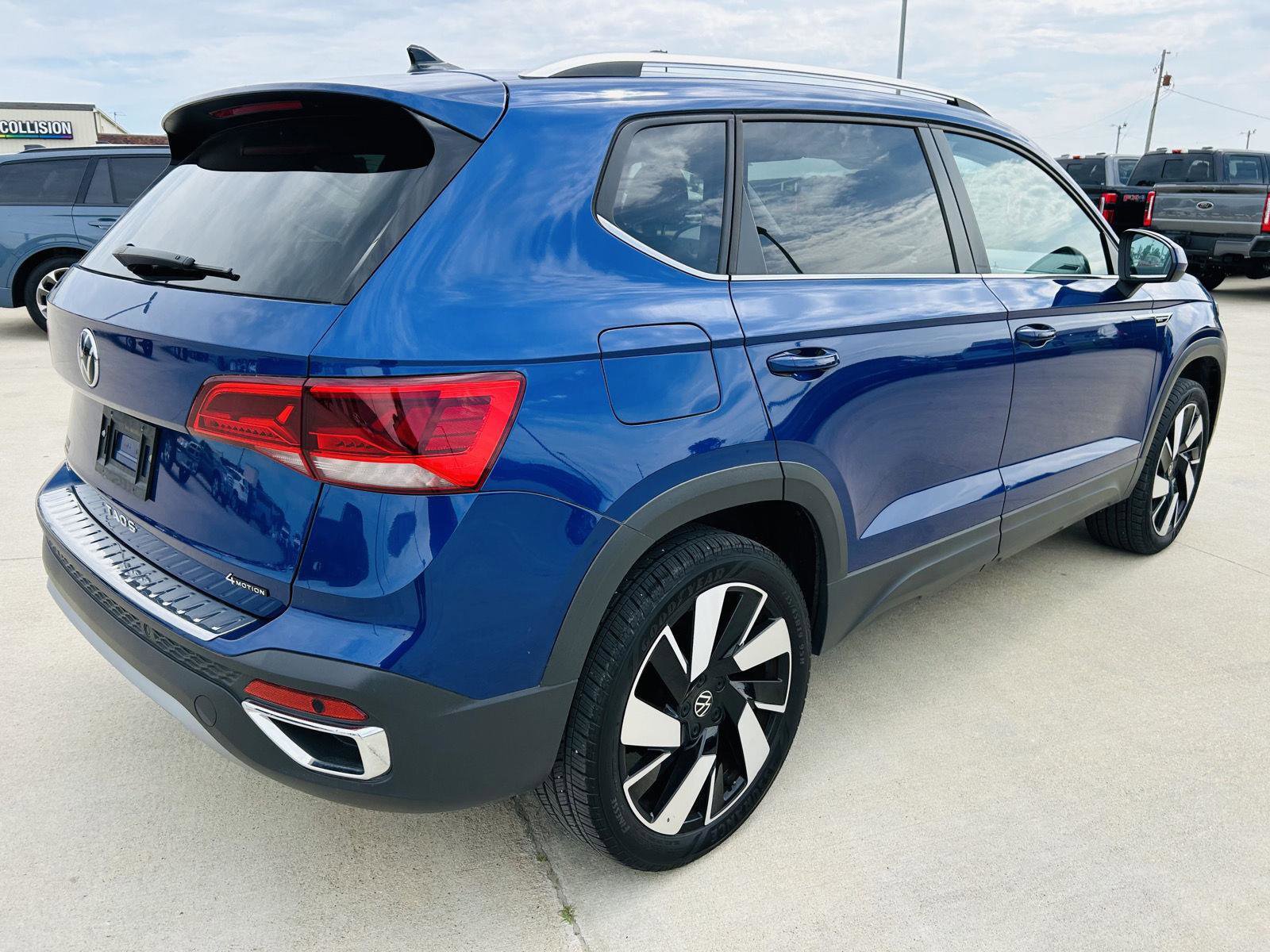 Used 2023 Volkswagen Taos SEL AWD/4WD image 38
