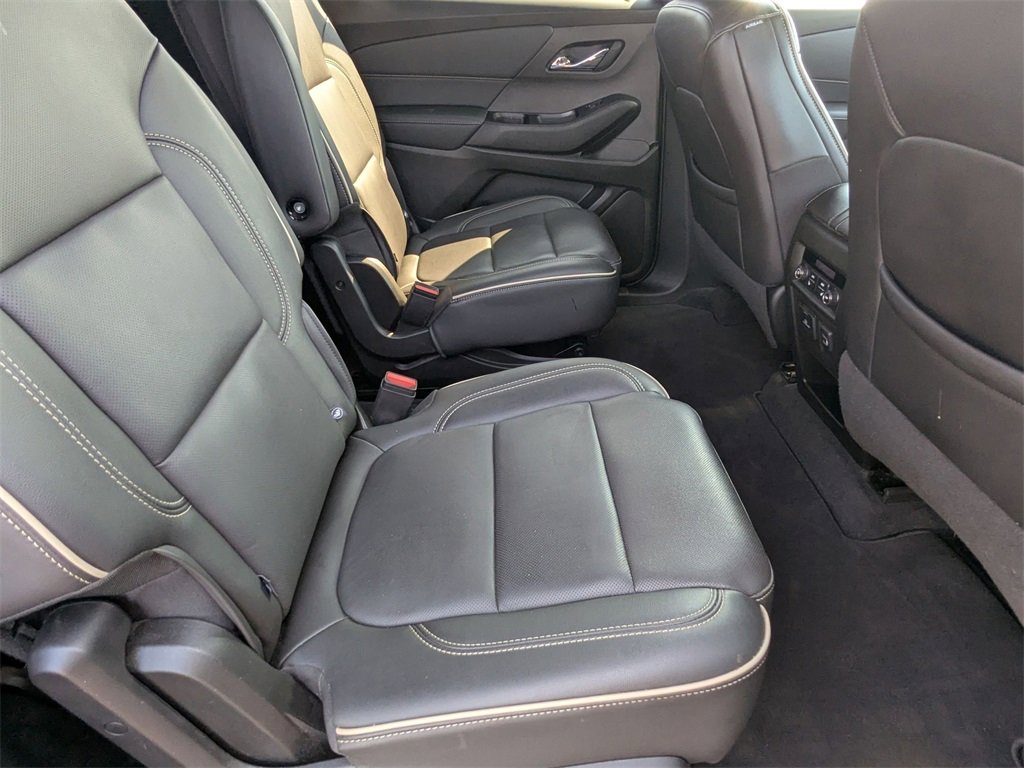 Used 2023 Chevrolet Traverse Premier image 19