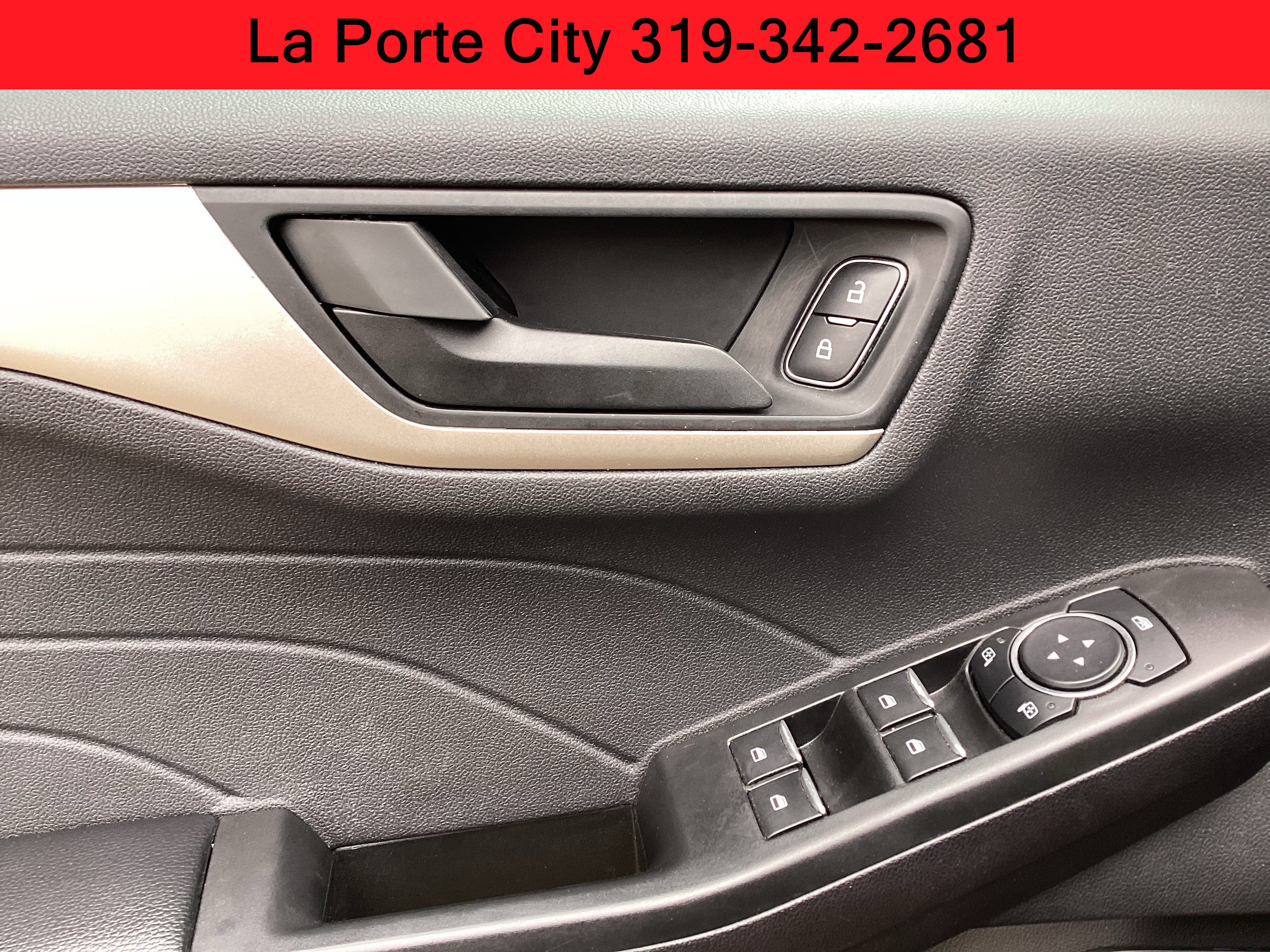 Used 2022 Ford Escape SE FWD image 14