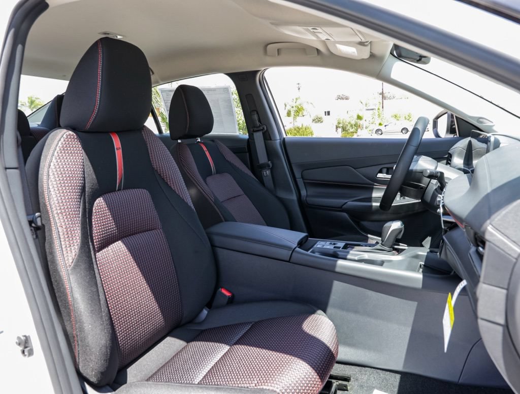 New 2026 Nissan Sentra SR w/ Floor Mat Package FWD image 18