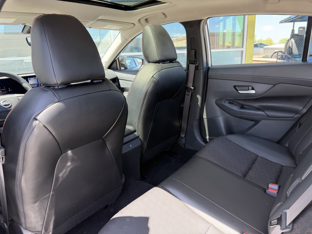 Used 2026 Nissan Sentra SR w/ SR Premium Package FWD image 30