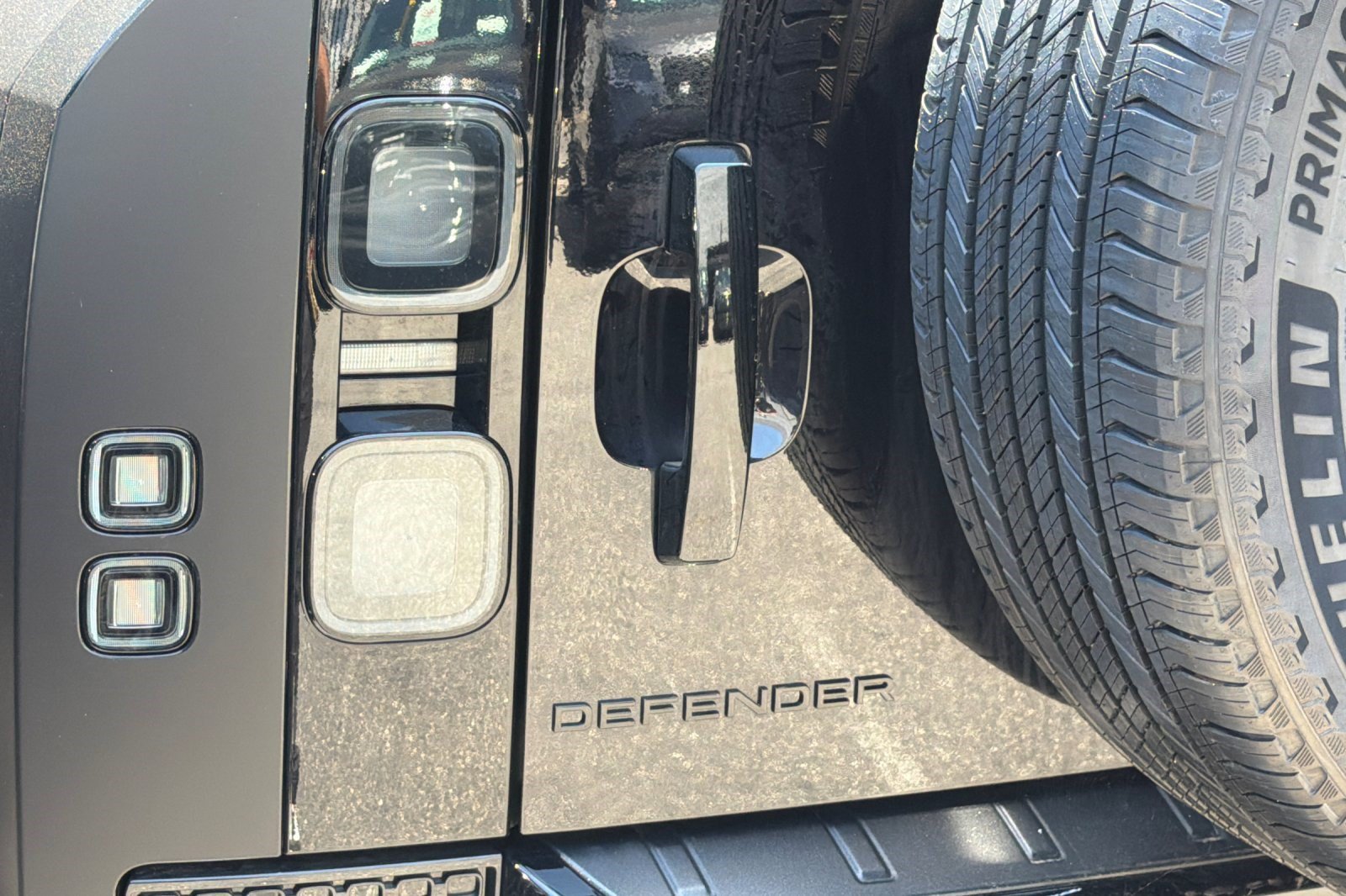 New 2026 Land Rover Defender 110 OCTA AWD/4WD image 25