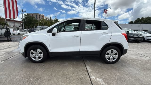 Used 2017 Chevrolet Trax LS w/ LPO, Cargo Package FWD image 11