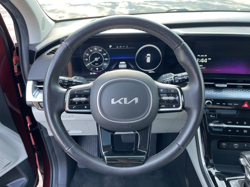 Used 2023 Kia Carnival SX Prestige image 16