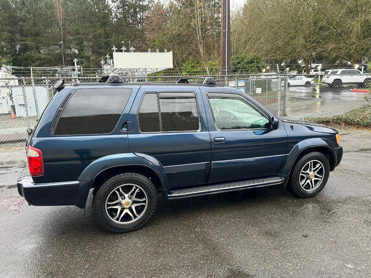 Used 2002 INFINITI QX4 4WD w/ (X03) Heated Seats Pkg image 4
