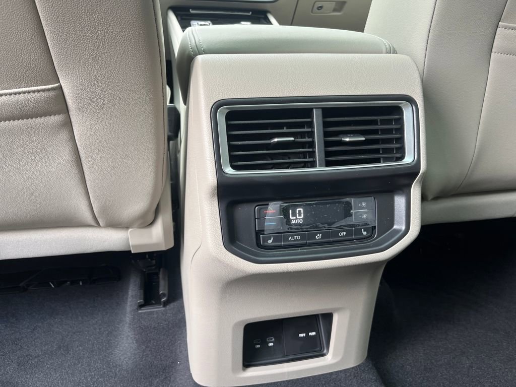 New 2026 Volkswagen Atlas SEL Premium R-Line image 18