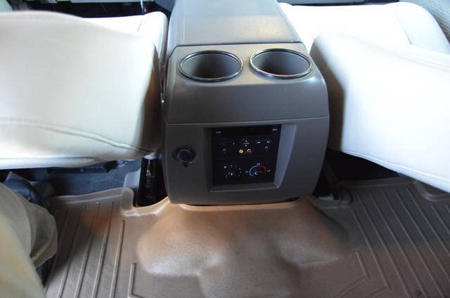 Used 2010 Ford Expedition XLT AWD/4WD image 27