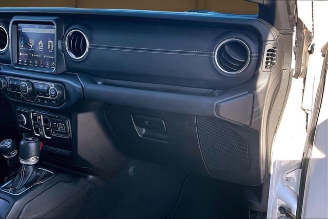 Used 2022 Jeep Wrangler Unlimited Sahara w/ Cold Weather Group image 17