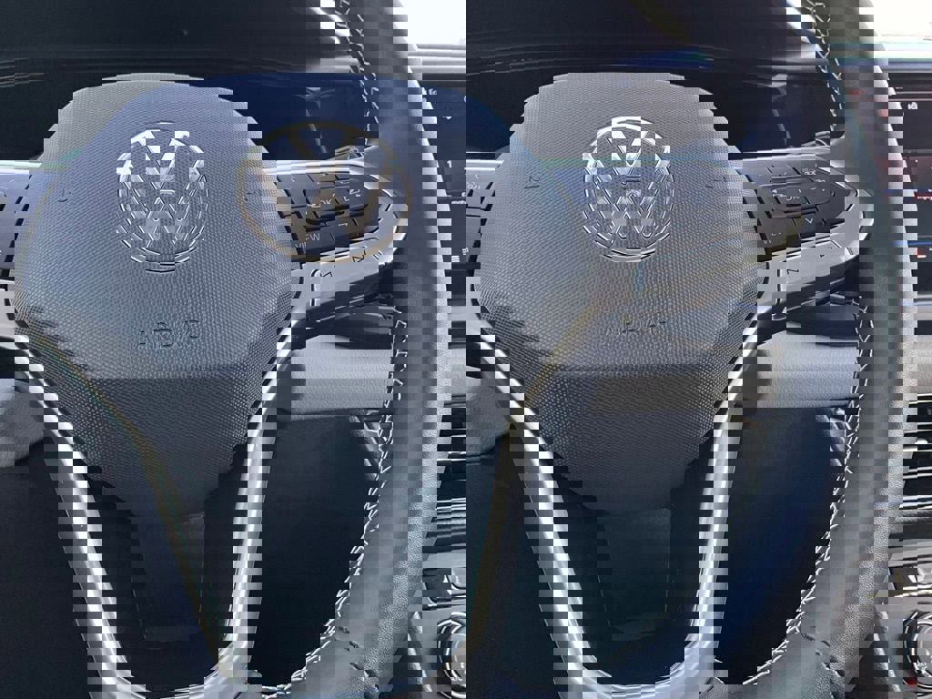 Certified 2022 Volkswagen Taos SE image 21