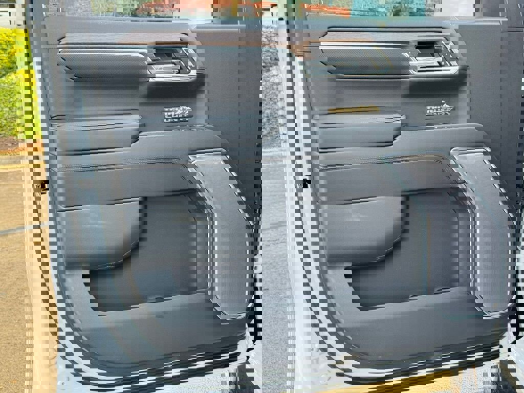 Used 2023 Chevrolet Silverado 1500 High Country w/ High Country Premium Package image 27