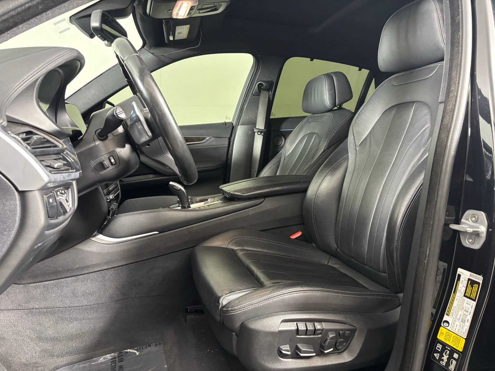 Used 2019 BMW X6 xDrive50i w/ M Sport Package AWD/4WD image 14