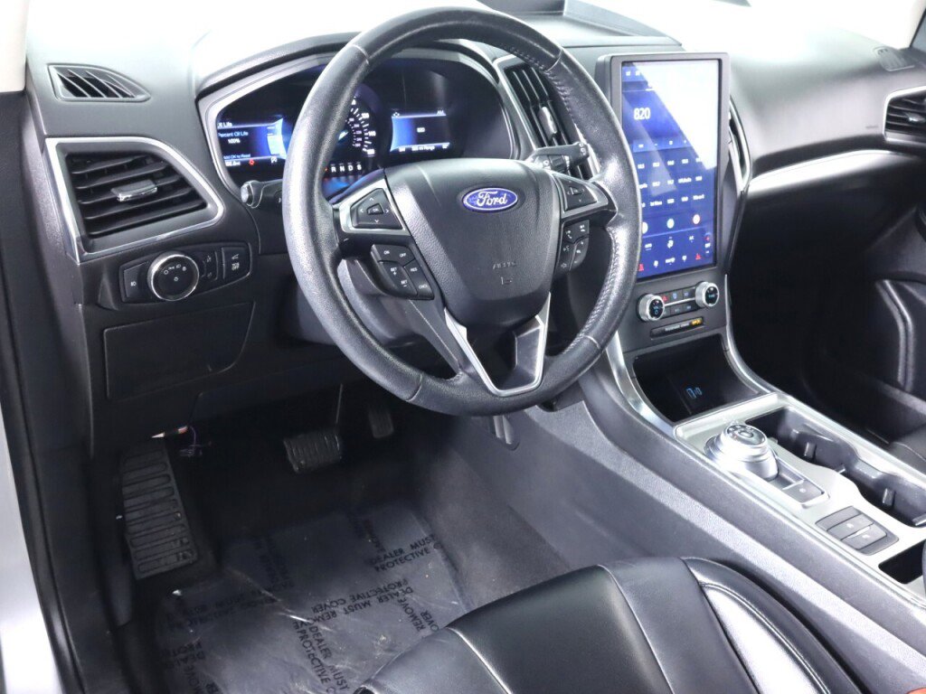 Used 2022 Ford Edge Titanium image 9