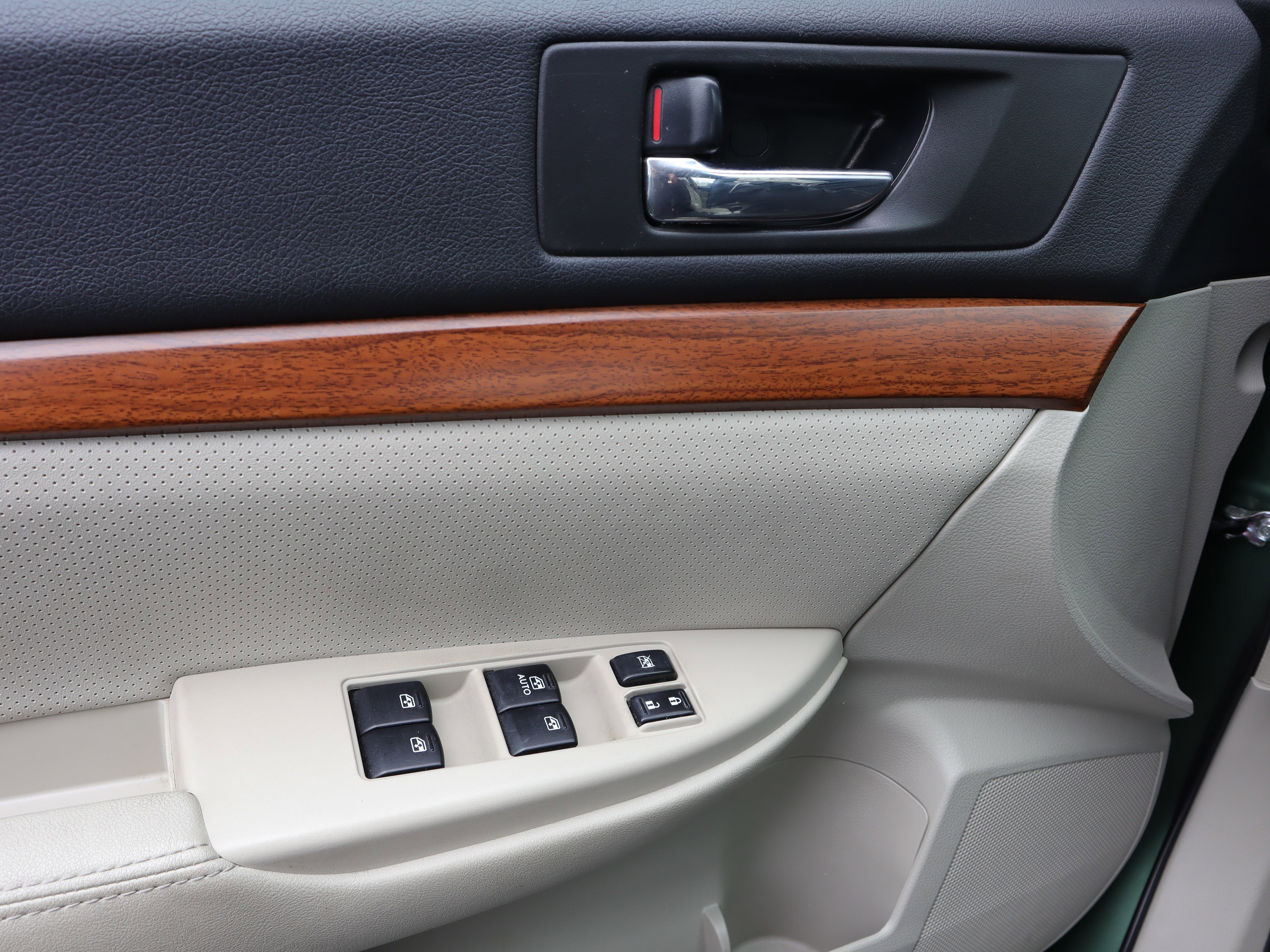 Used 2013 Subaru Outback 2.5i Limited image 22