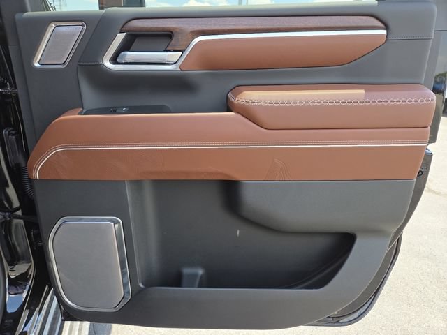 New 2026 GMC Sierra 3500 Denali Ultimate w/ LPO, Black Badging Package AWD/4WD image 31
