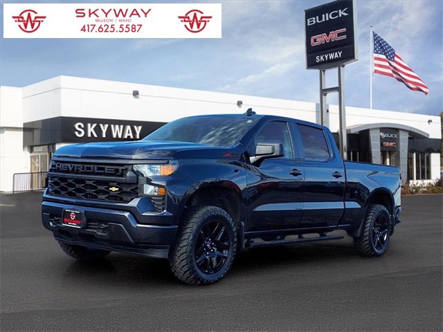 Used 2023 Chevrolet Silverado 1500 Custom image 1
