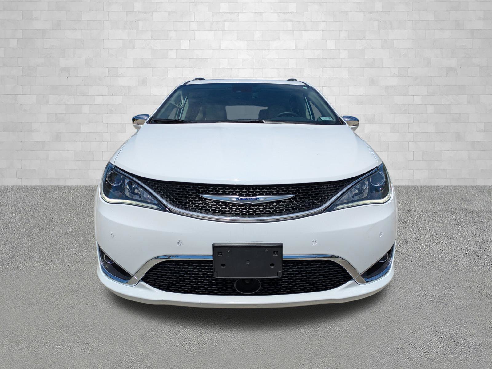 Used 2019 Chrysler Pacifica Limited w/ Advanced Safetytec Group image 6